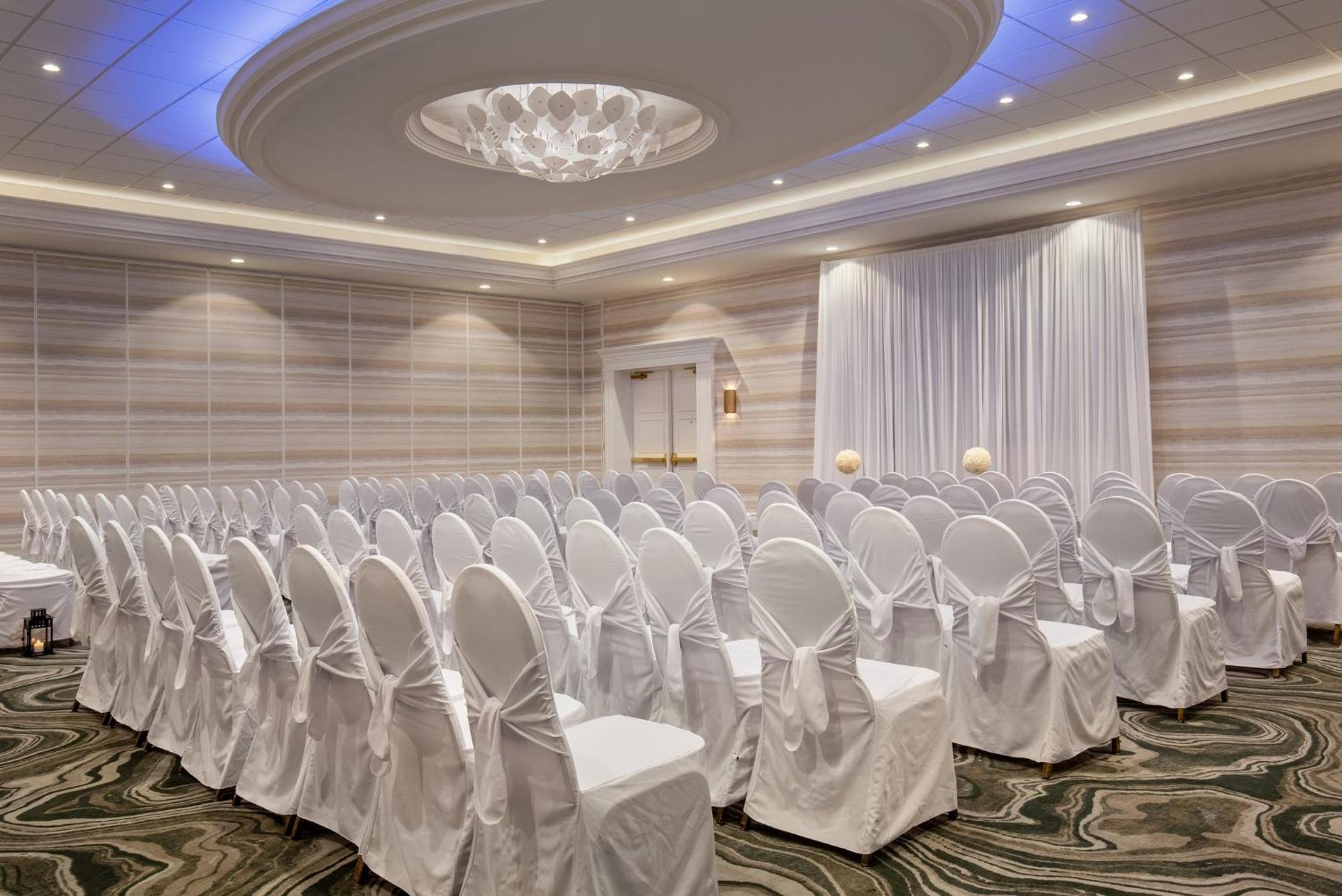 Sainte-Catherine Holiday Inn Hotel & Suites St.Catharines-Niagara By Ihg מראה חיצוני תמונה